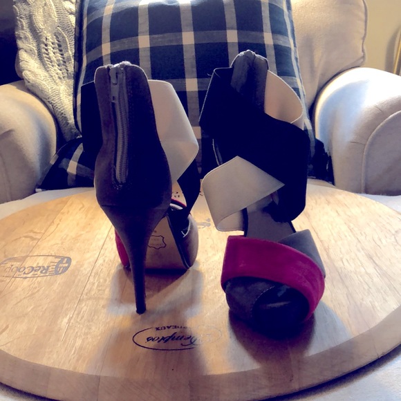 Pierre Dumas Multi Colored 4inch Platform Heels. Size 8.5. - Picture 2 of 2